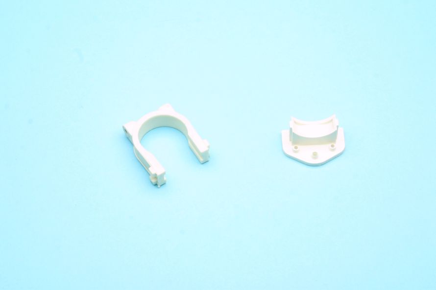 Tail fin and strut holder 2-part